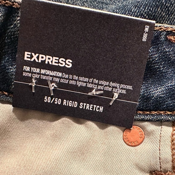 Express Wide Leg High Rise Jeans
Women's 10L Tall Mom Wide Loose Distressed NWT - Picture 4 of 15